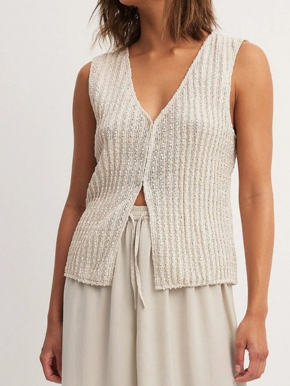 NA-KD Cream Knit Sleeveless Cardigan Vest Clasp Closure Size XS